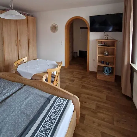 Gaestehaus Kuchler بيت ضيافة لام