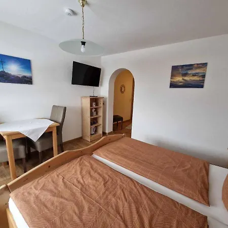 Gaestehaus Kuchler بيت ضيافة
