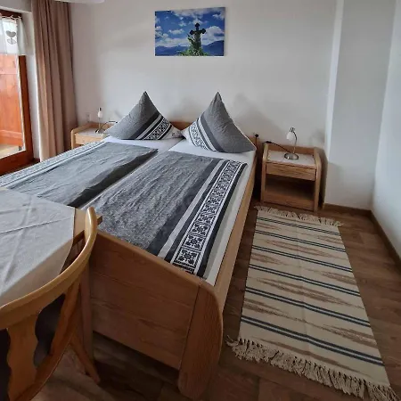 بيت ضيافة Gaestehaus Kuchler 3*